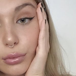 Meet your Posher, Lily